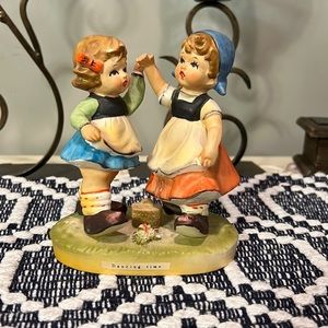 Stauffer “Dancing Time” Figurine